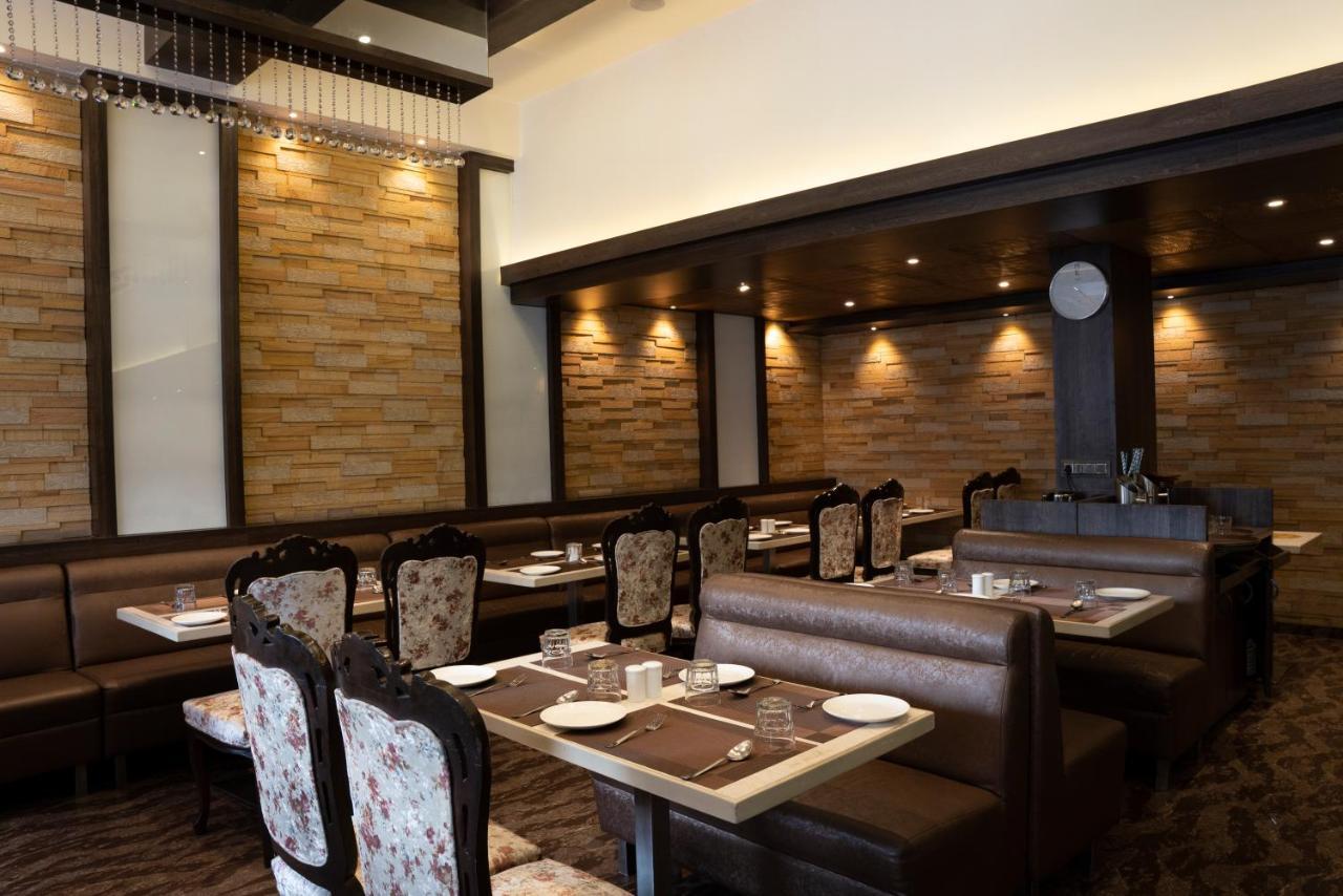 Gold Crest Business Hotel Navi Mumbai Exterior photo