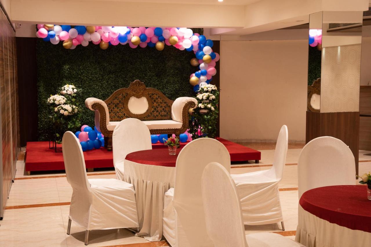 Gold Crest Business Hotel Navi Mumbai Exterior photo