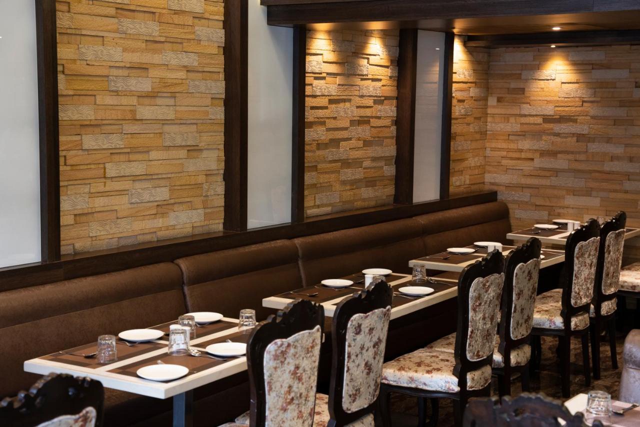 Gold Crest Business Hotel Navi Mumbai Exterior photo