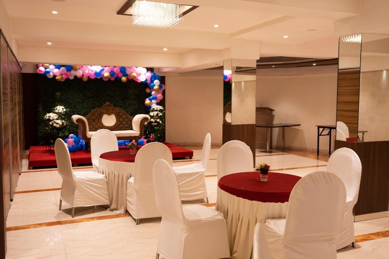Gold Crest Business Hotel Navi Mumbai Exterior photo