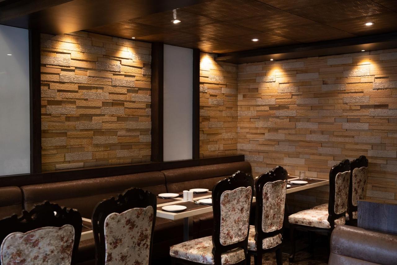 Gold Crest Business Hotel Navi Mumbai Exterior photo